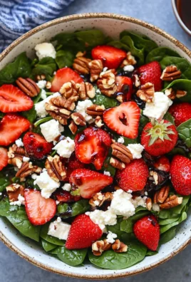 15-Minute Strawberry Spinach Salad